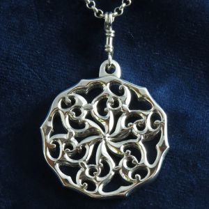 Nida Pendant