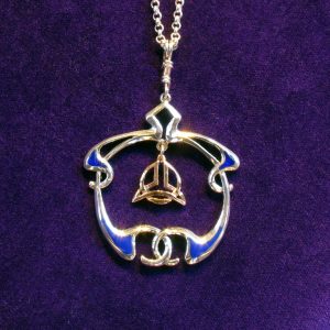 The Colona Pendant